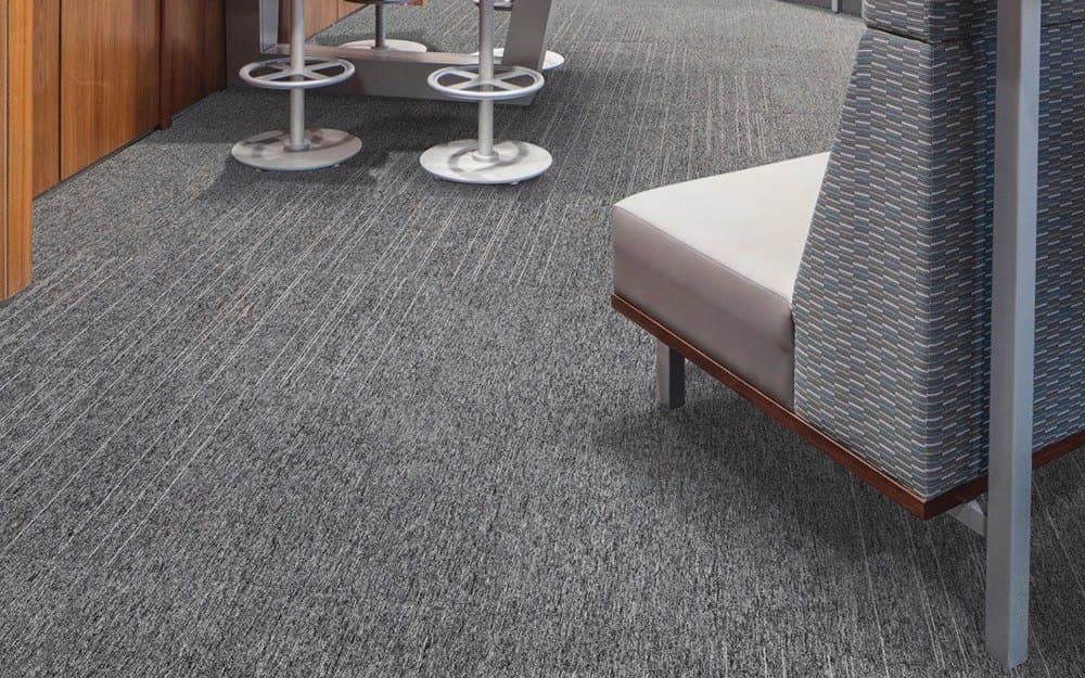 Ambiente con Alfombras Modulares instalado: fotografía de Grupo Dekor