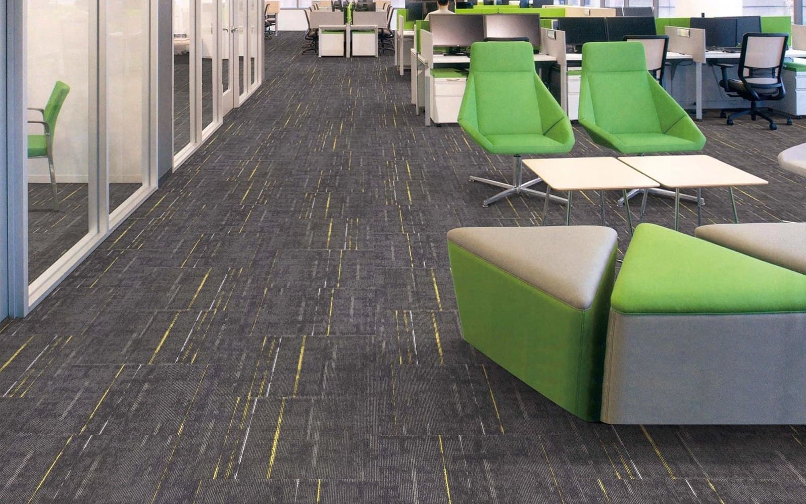 Ambiente con Alfombras Modulares instalado: fotografía de Grupo Dekor