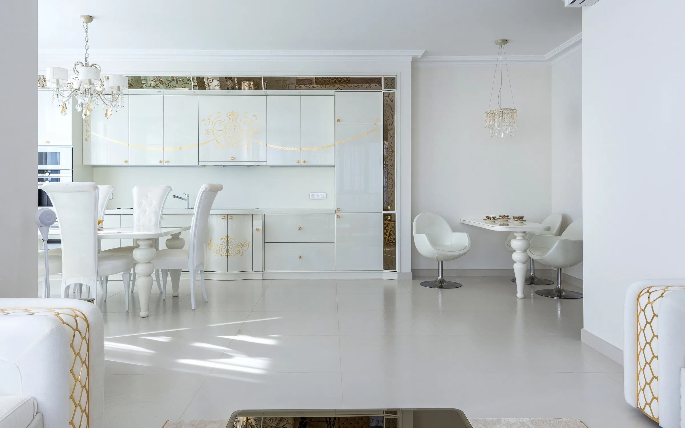 Ambiente con Pisos porcelanatos instalado: fotografía de Grupo Dekor