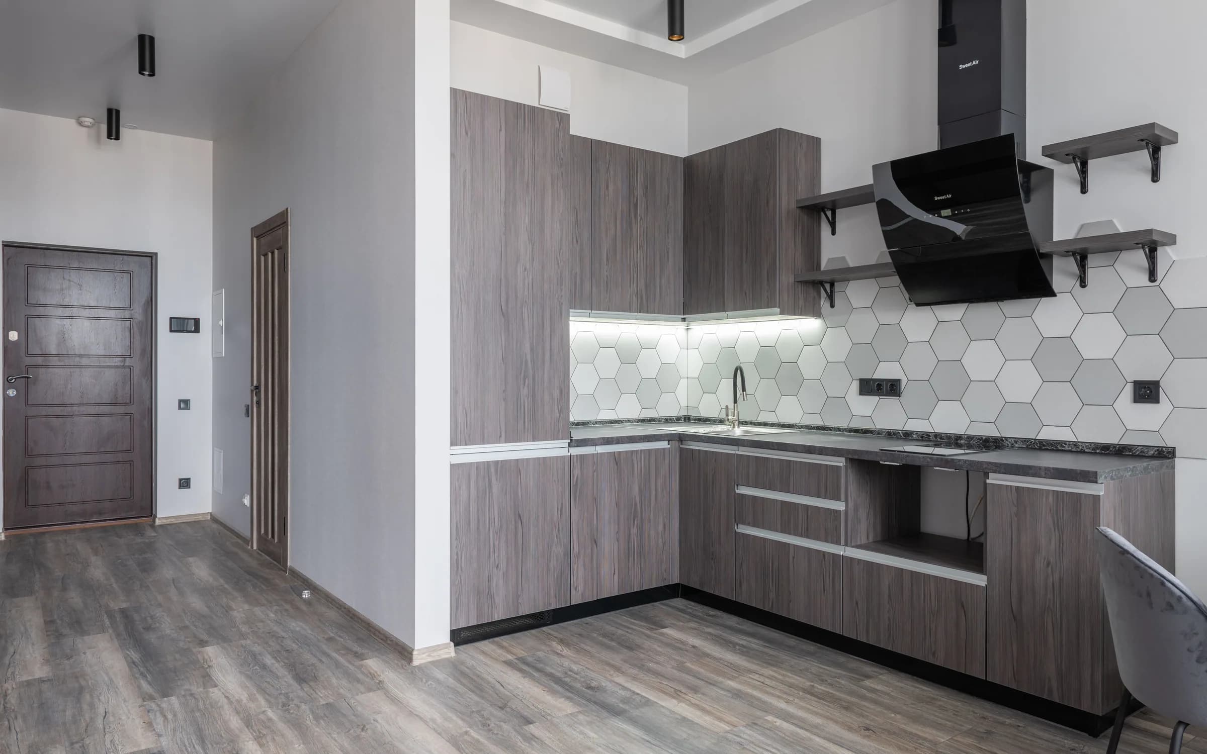 Ambiente con Pisos Vinil / LVT instalado: fotografía de Grupo Dekor